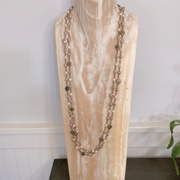 2 Matching Necklaces Pearl Colored and Mauve Beads Antiqued‎ Metal Beads & Chain - Picture 2 of 3